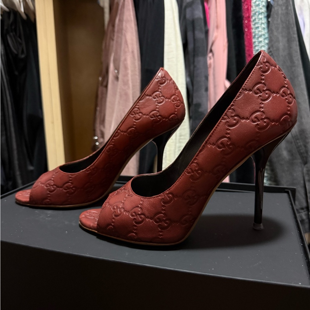 Gucci heels 38.5